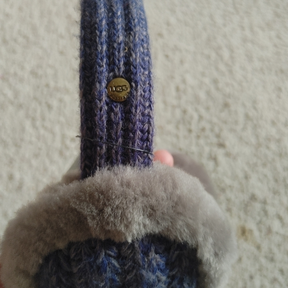 NWT UGG chunky knit blue headphones/earmuffs - Picture 2 of 8